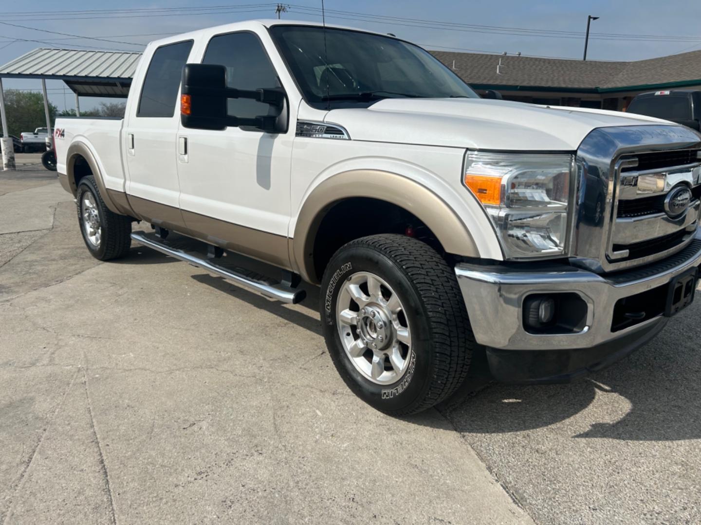 2014 White Ford F-250 SD King Ranch Crew Cab 4WD (1FT7W2B61EE) with an 6.2L V8 OHV 16V engine, 6-Speed Automatic transmission, located at 1687 Business 35 S, New Braunfels, TX, 78130, (830) 625-7159, 29.655487, -98.051491 - Photo#1